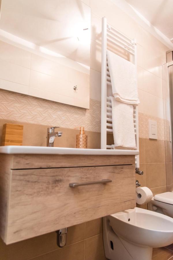 Palazzo Le Travi Hotel Bari Ngoại thất bức ảnh