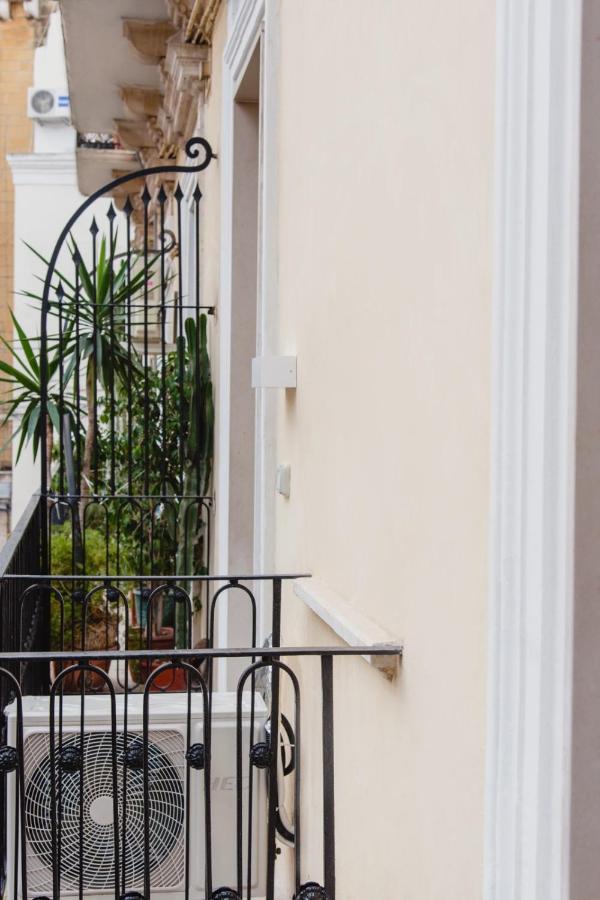 Palazzo Le Travi Hotel Bari Ngoại thất bức ảnh