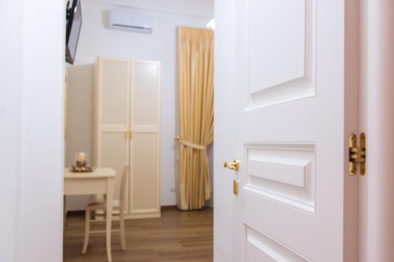 Palazzo Le Travi Hotel Bari Ngoại thất bức ảnh