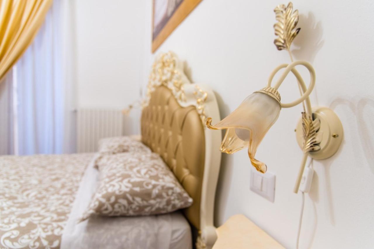 Palazzo Le Travi Hotel Bari Ngoại thất bức ảnh